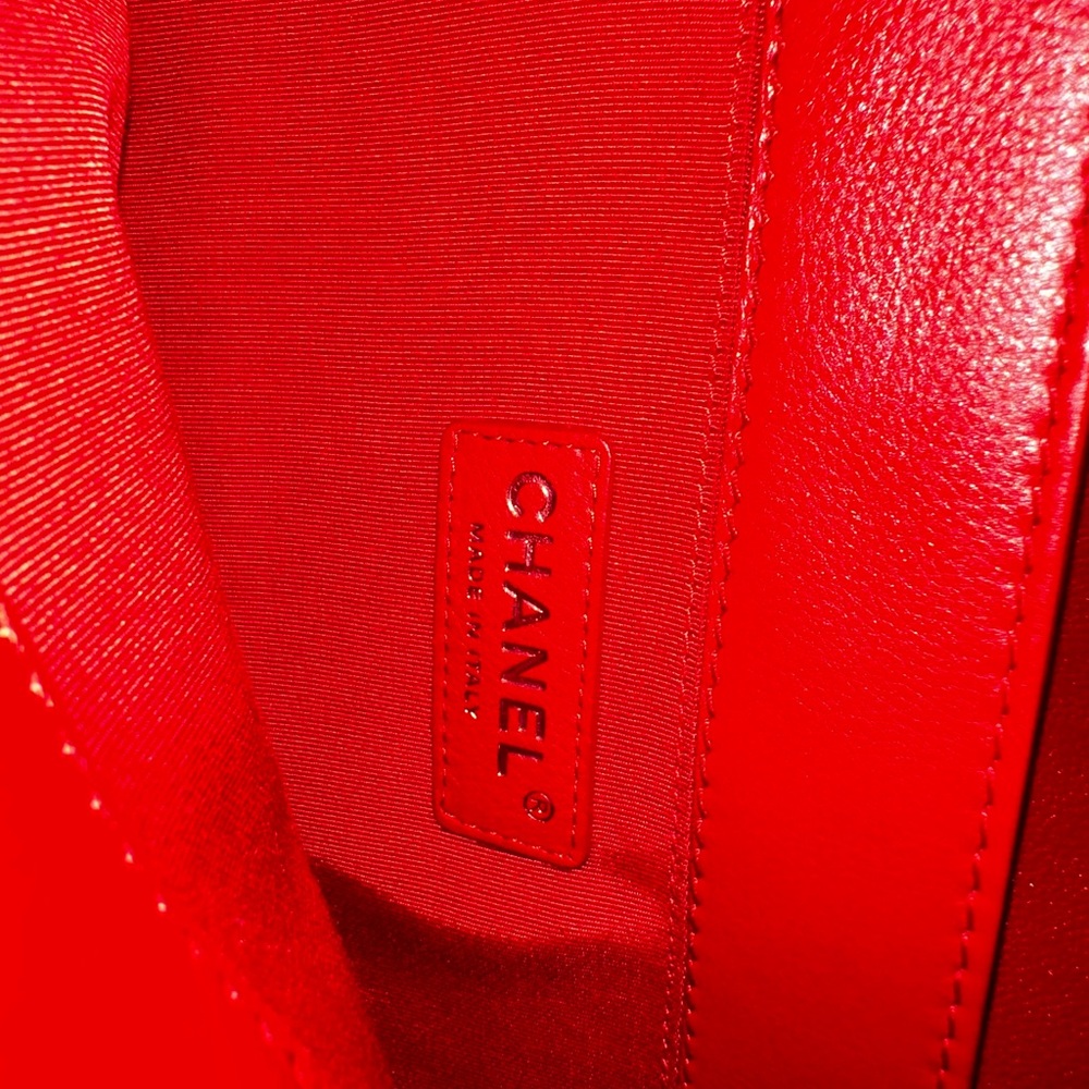 CHANEL Red Quilted Crossbody Bag with Chain Strap - Picture 9 of 16